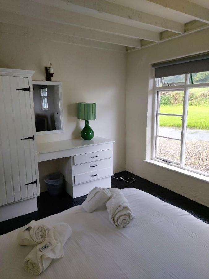 Corofin Lake Cottages Екстер'єр фото