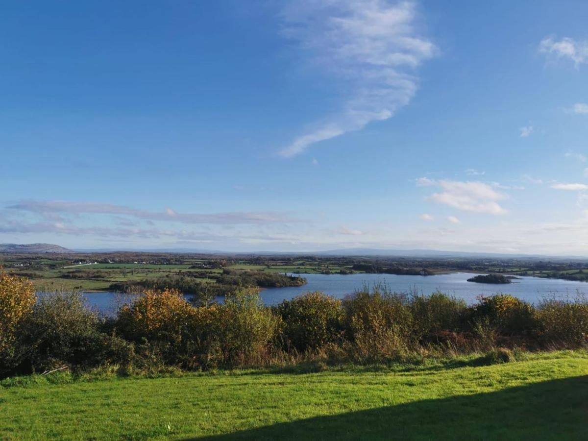 Corofin Lake Cottages Екстер'єр фото