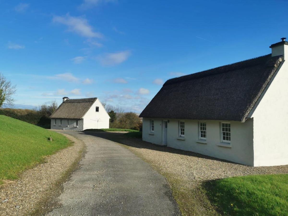 Corofin Lake Cottages Екстер'єр фото