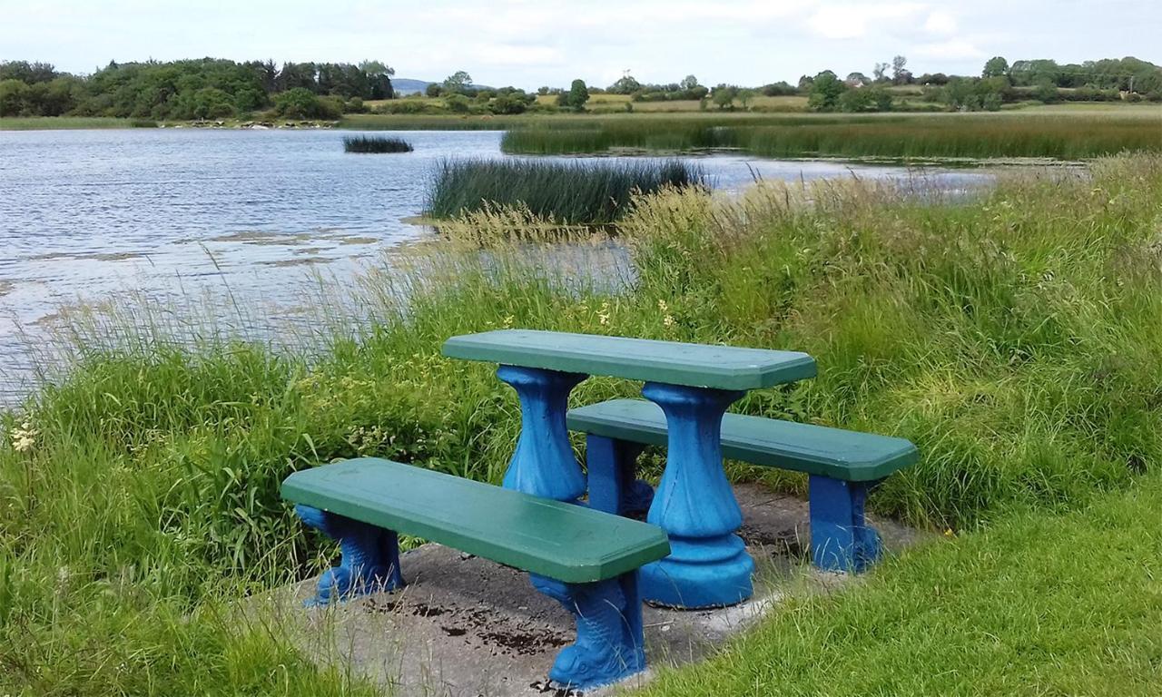 Corofin Lake Cottages Екстер'єр фото